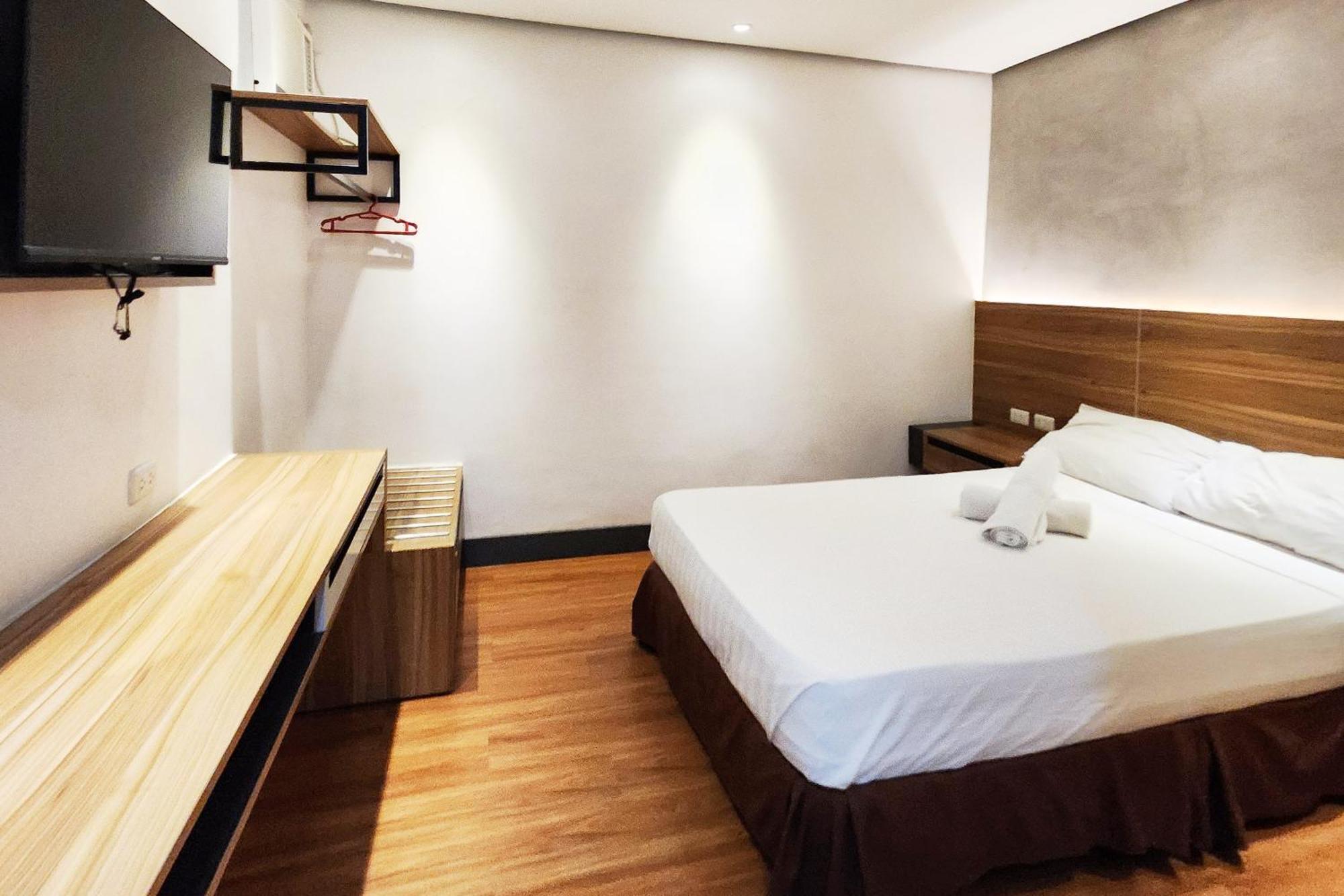 Boulevard Pension Hotel Cebu Exterior foto
